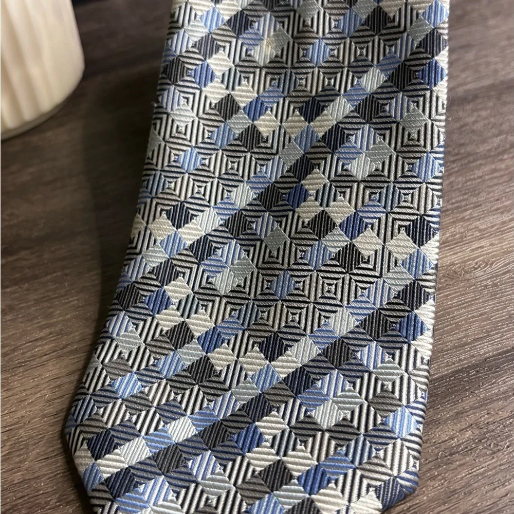 Alexander Julian Geometric Pattern Tie in Blue and Gray